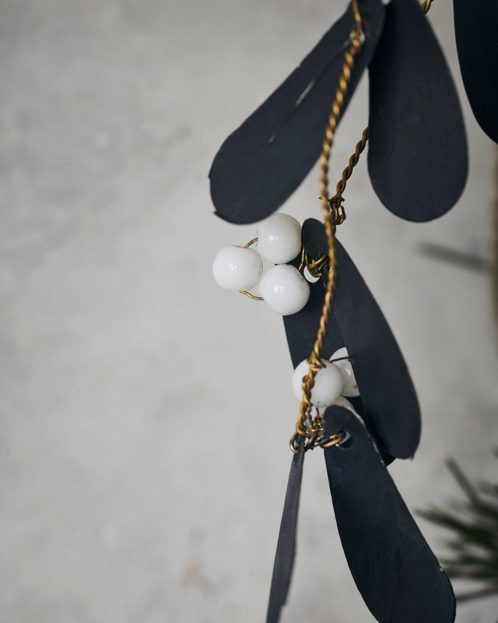 Ornament MISTLETOE, Schwarz