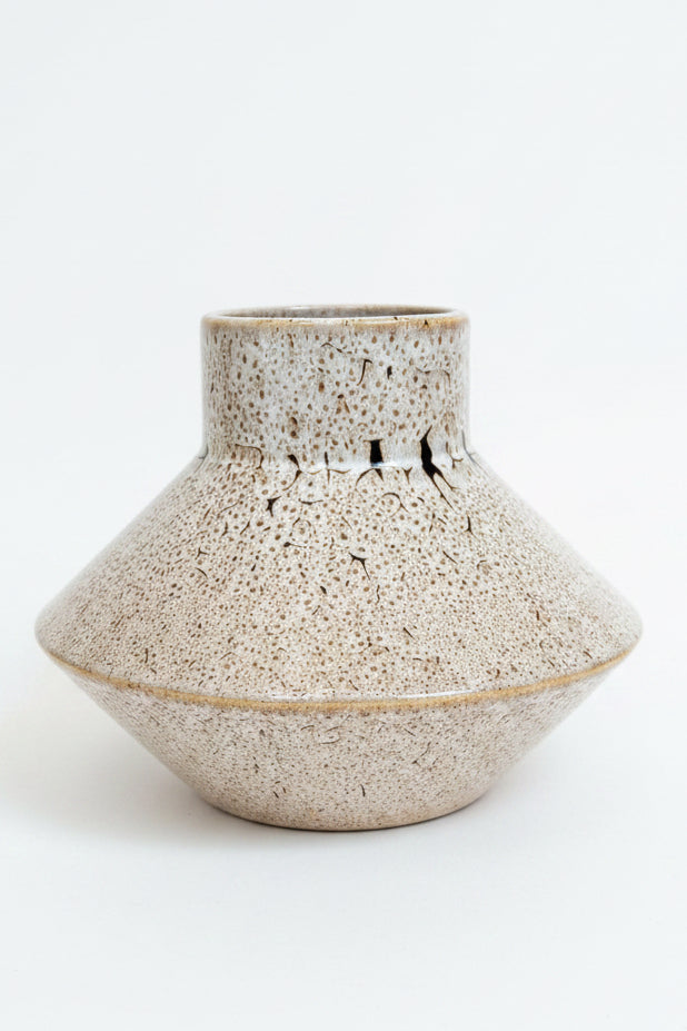 Vase NAFI, rost