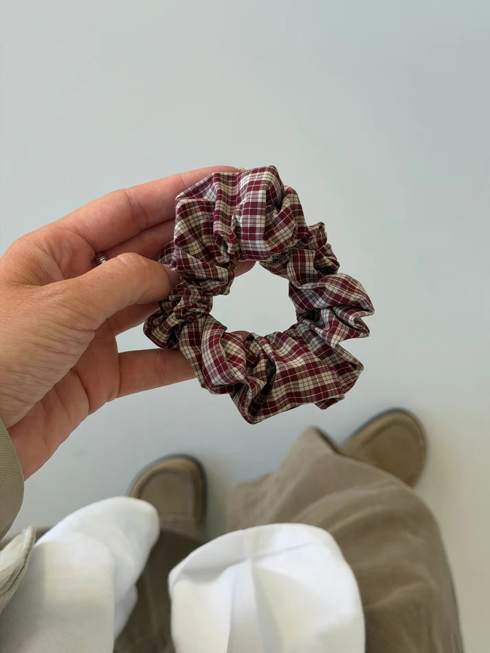 JONASCRUNCHIE Everyday, burgundy plaid