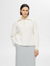 Lade das Bild in den Galerie-Viewer, SLFBLOOMIE Knit Halt Zip, snow white
