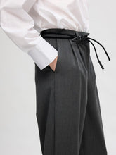 Lade das Bild in den Galerie-Viewer, SLFPIYA Barrel Pants, Dark Grey Melange
