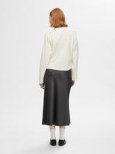 Lade das Bild in den Galerie-Viewer, SLFLENA Midi Skirt, volcanic ash
