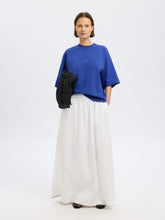 Lade das Bild in den Galerie-Viewer, SLFCOLWOMAN 2/4 Oversized Tee, dazzling blue
