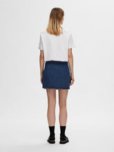 Lade das Bild in den Galerie-Viewer, SLFCLAIR Short Wrap Denim Skirt, Medium Blue Denim
