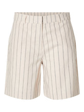 Lade das Bild in den Galerie-Viewer, SLFHILDA Shorts, Pine Stripe / Sandshell
