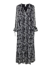 Lade das Bild in den Galerie-Viewer, YASZENA Maxi Dress, Black / Zena print
