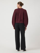 Lade das Bild in den Galerie-Viewer, YASNANSA Knit Pullover, port royale
