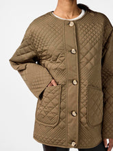 Lade das Bild in den Galerie-Viewer, YASLAURIE Padded Jacket, capers
