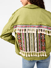 Lade das Bild in den Galerie-Viewer, YASTOKKA Embroidery Jacket, Mosstone
