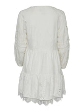 Lade das Bild in den Galerie-Viewer, YASIVALU Dress, Star White
