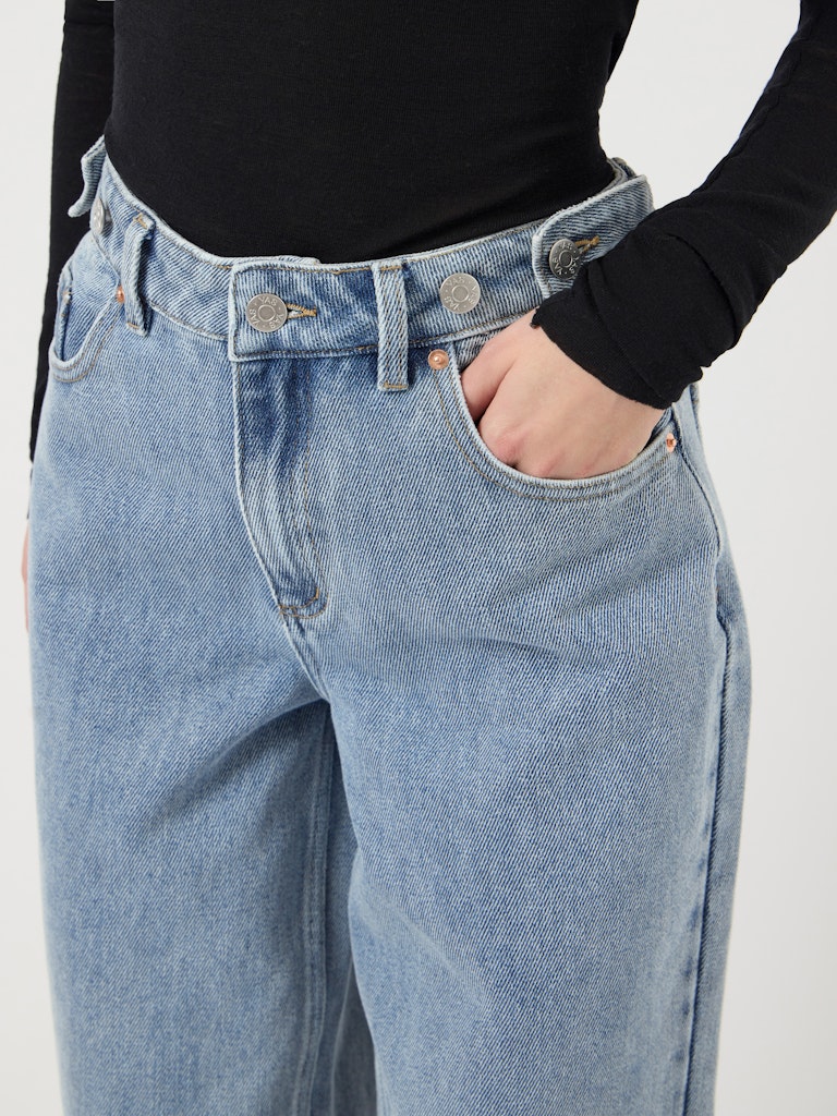 YASALIA MW Button Wide Jeans, Light Blue Denim