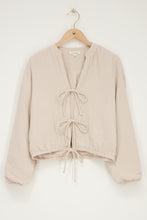 Lade das Bild in den Galerie-Viewer, MYMUSSELIN Bluse mit Schleifen, beige
