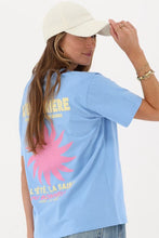 Lade das Bild in den Galerie-Viewer, MYSHIRT &quot;Aventurière&quot;, hellblau

