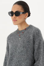 Lade das Bild in den Galerie-Viewer, MYCELESTE Sonnenbrille, schwarz
