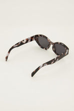 Lade das Bild in den Galerie-Viewer, MYCELESTE Sonnenbrille, braun

