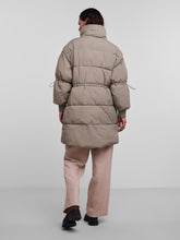 Lade das Bild in den Galerie-Viewer, YASSEALY Padded Coat, seagrass
