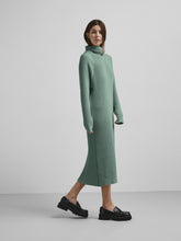 Lade das Bild in den Galerie-Viewer, YASMAVI Knit Rollneck Dress, loden frost
